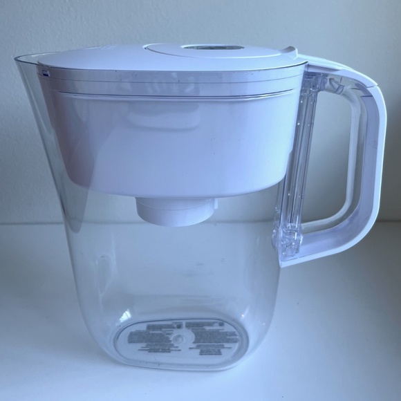 Like New! Brita Metro Water Filter Pitcher | 6 Cup - Picture 2 of 7